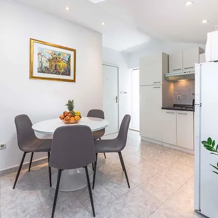 In 44161 Apartman *